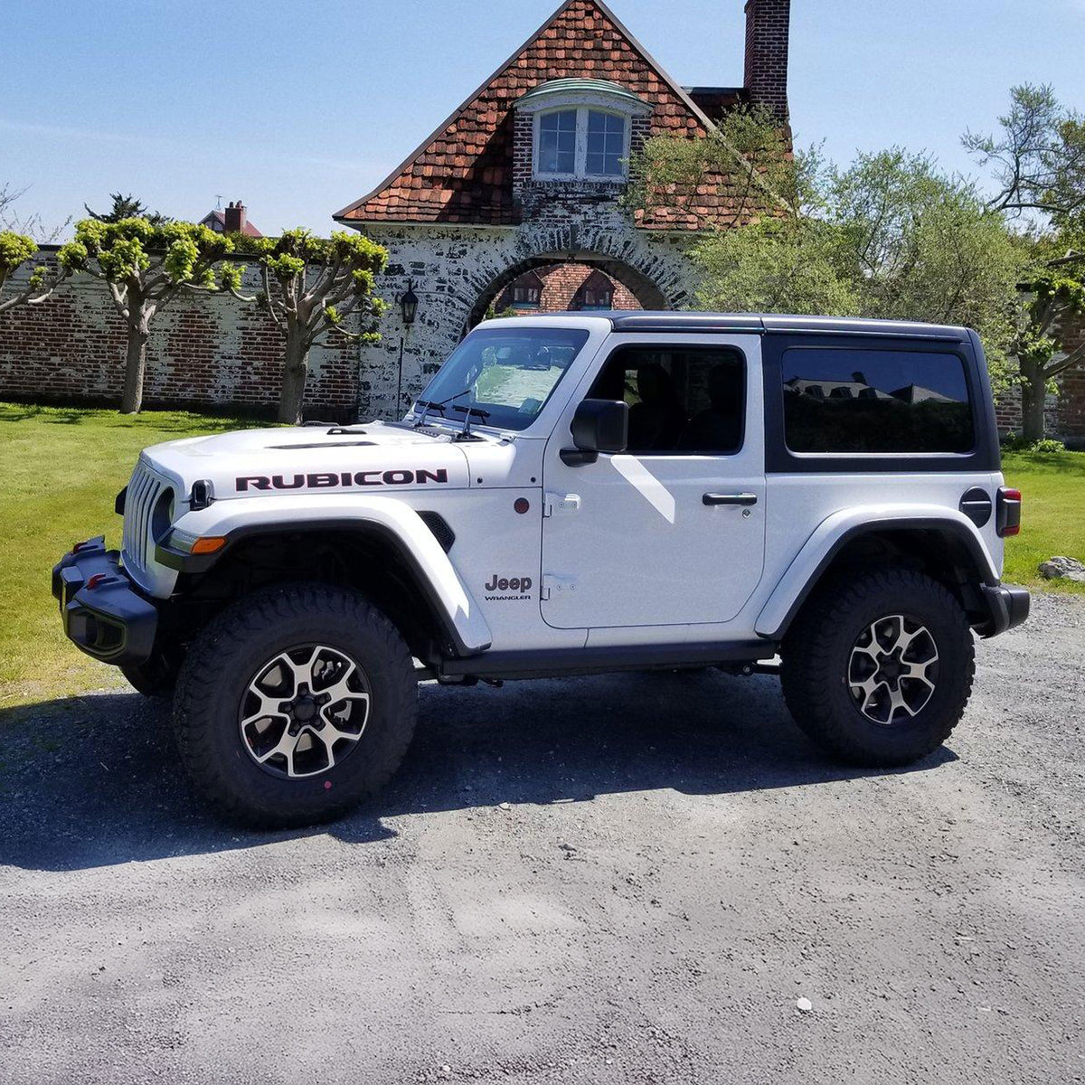 White Jeep JL Wrangler